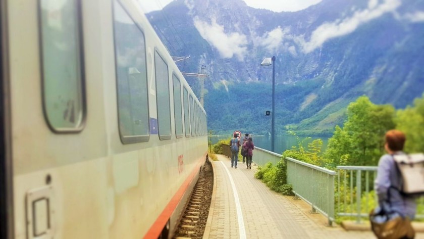 How to take a train from Vienna to Hallstat
