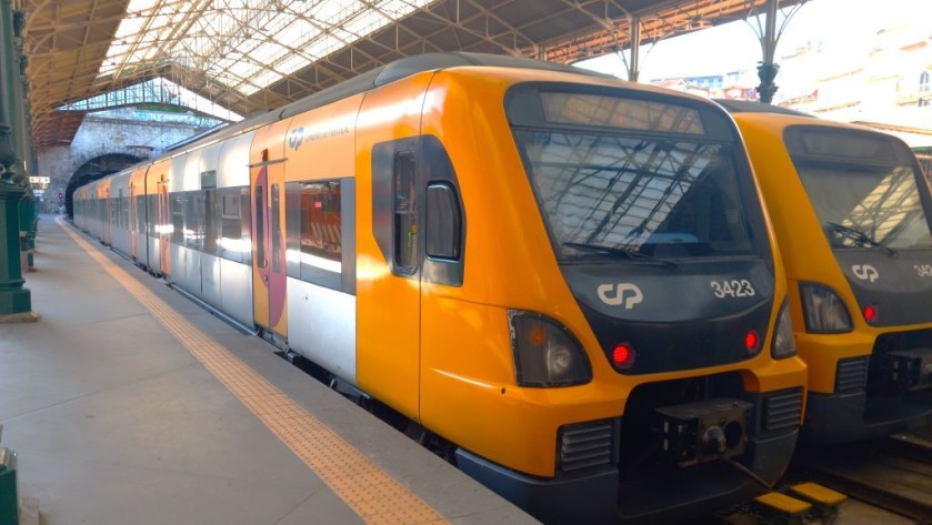 The trains used for the 'Urban' services in Porto