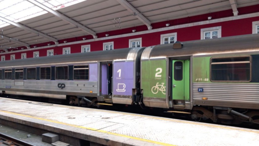 Boarding an Intercidades train