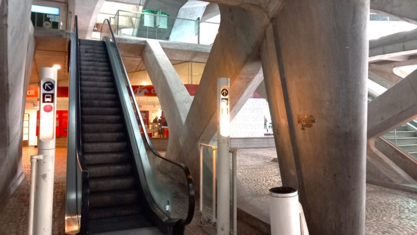 An escalator at Lisboa Oriente