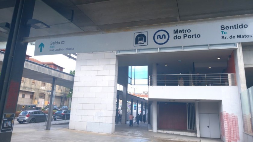 To the metro station at Porto Camphana