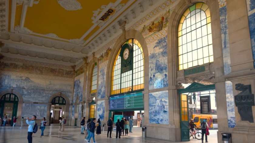 Inside Sao Bento station in Porto