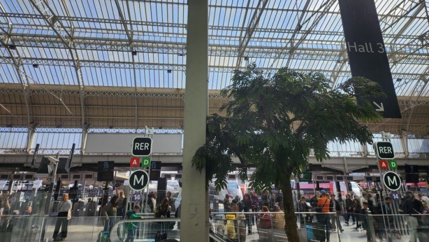 The access to the RER and Metro line 14 in Hall 2 at the Gare De Lyon