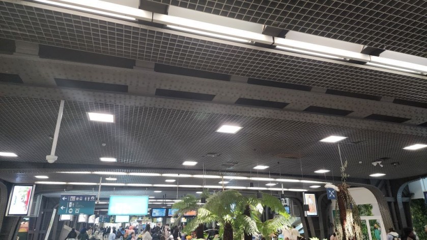 The Hall de gare / Stationshal at Bruxelles Mido