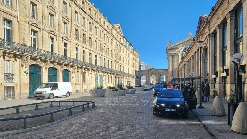 The taxi rank at the Gare Du Nord