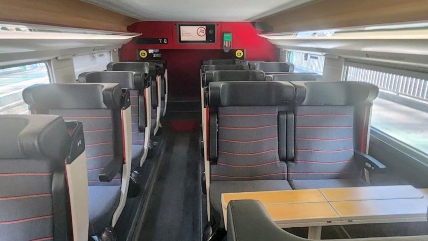 The seating area in the lower deck of a 1st / Premiere Class coach on a TGV Océane