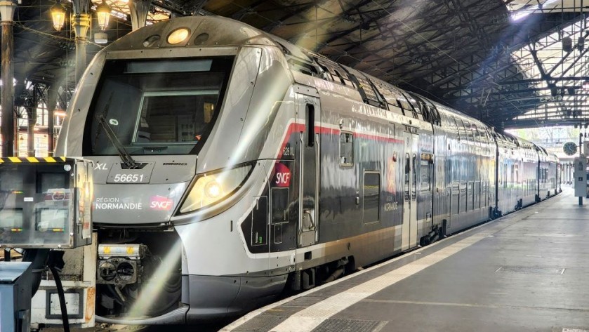 A Krono + train at Paris St Lazare