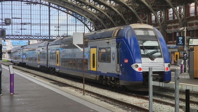 A TER train in Lille Flandres station