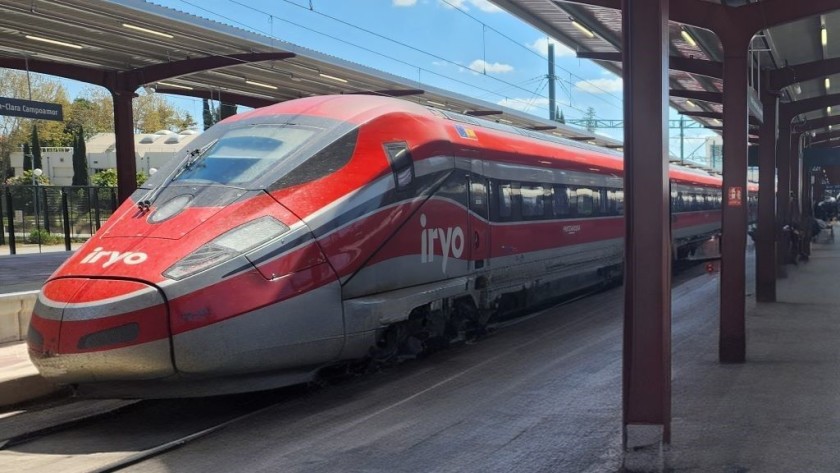 An iryo train from Valencia has arrived at Madrid Chamartin
