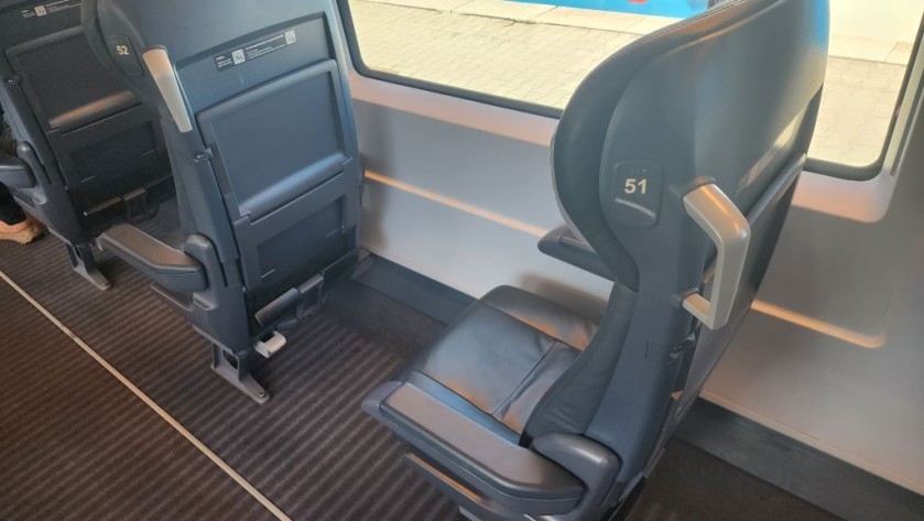 Single seats on an ICE train