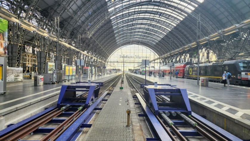 Taking a train to Frankfurt (Main)
