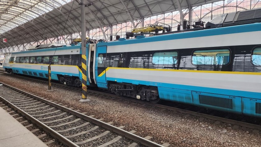 A SuperCity train has arrived at the main station in Praha / Prague