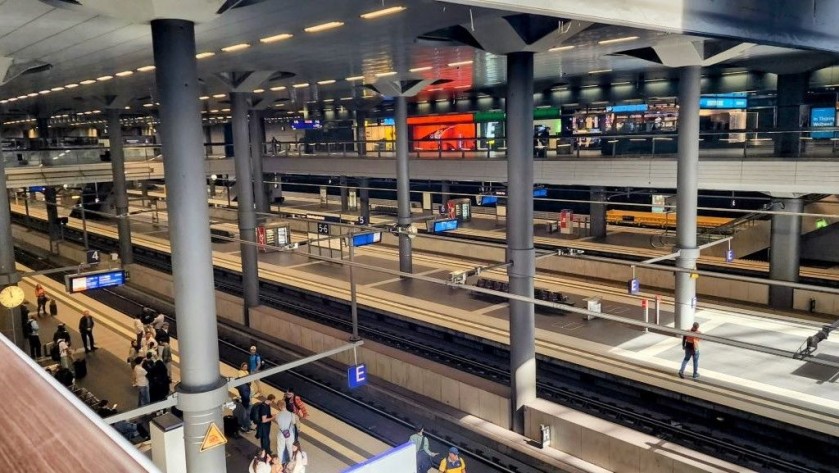 The lower level platforms/tracks