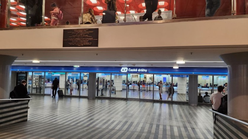 The ground level ticket office at Praha hl.n, station