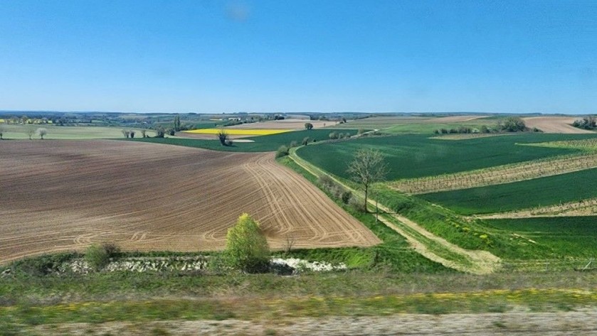 On the high speed line between Paris and Bordeaux
