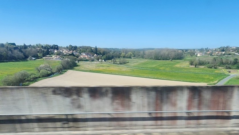 On the high speed line between Paris and Bordeaux
