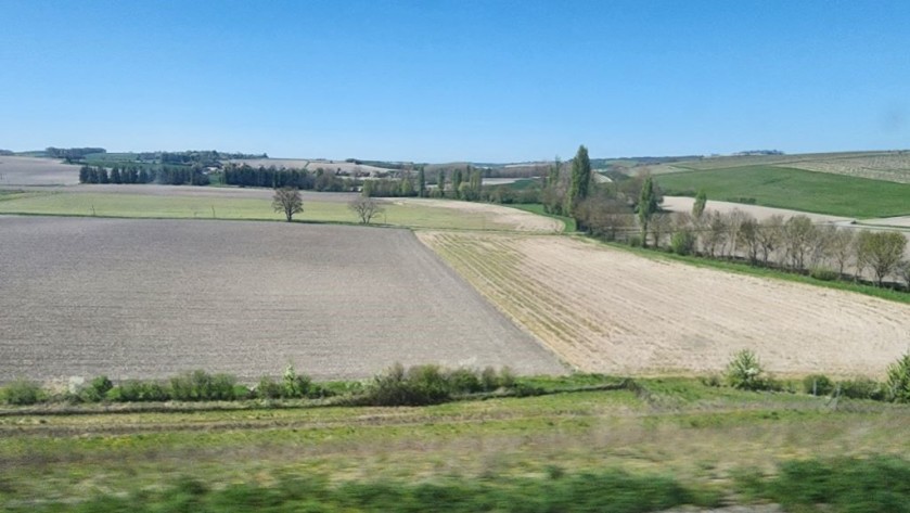 On the high speed line between Paris and Bordeaux