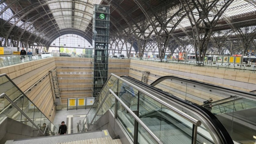To the S-Bahn trains at Leipzig 