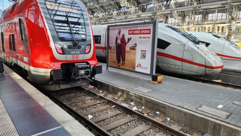 Trains in Frankfurt (Main Hbf)