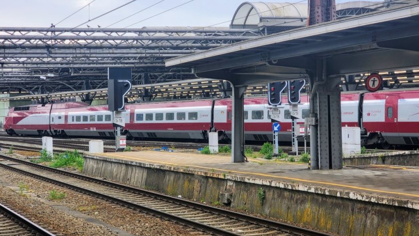 How to take the train from Amsterdam to Brussels