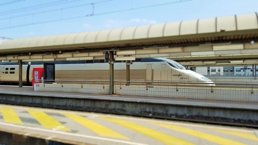 How to take the train from Lyon to Barcelona