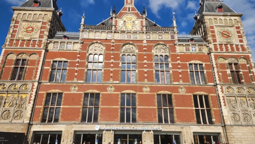 The main entrance to Amsterdam Centraal