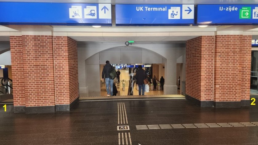 Using the Westtunnel passage at Amsterdam Centraal
