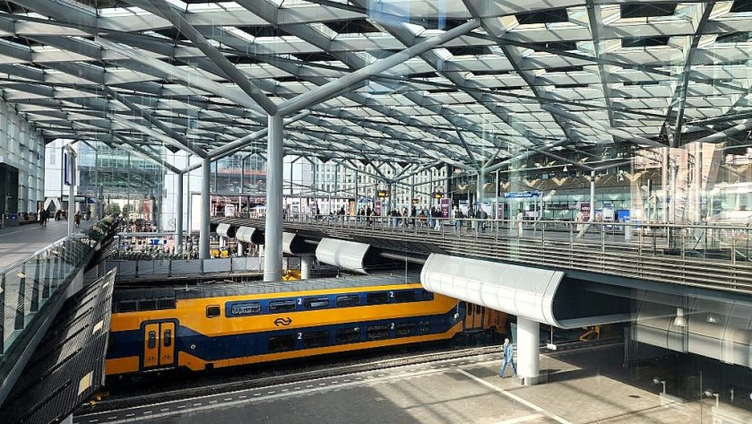 Inside Den Haag Centraal