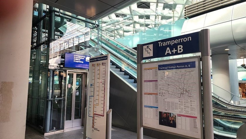 Up to the tram stops at Den Haag Central