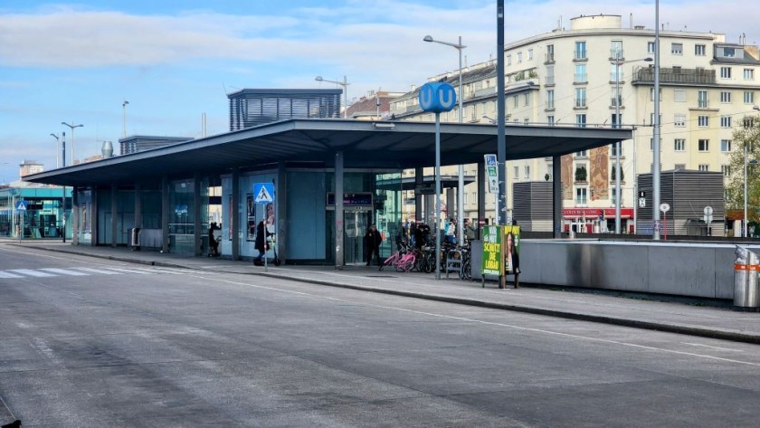 The stop used by tram line / route 0 at Wien Hbf