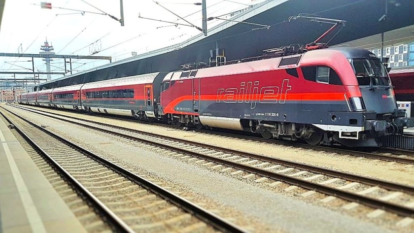Railjet trains typically have their own branded locomotives