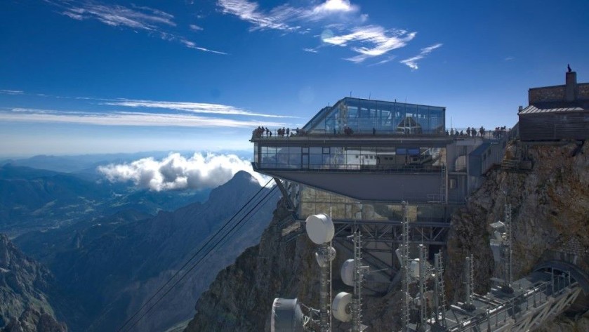 The observation deck on the Zugspitze mountain