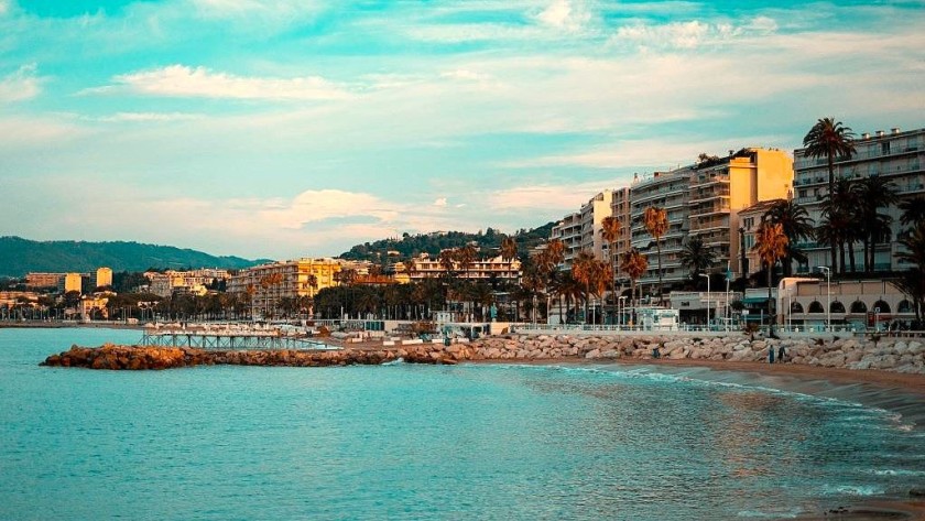 to Cannes by train from Marseille