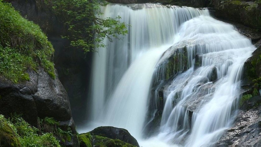 Travel to the waterfall in Triberg by train