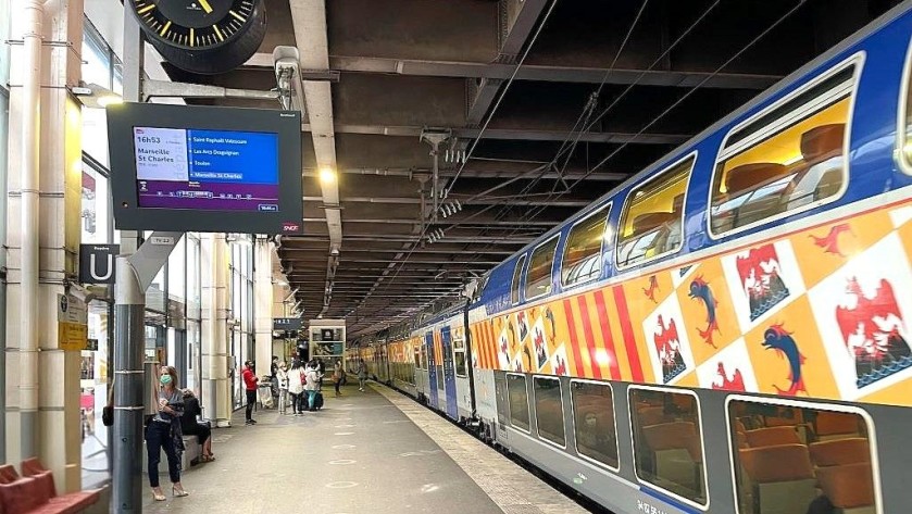 On the platform in Cannes station