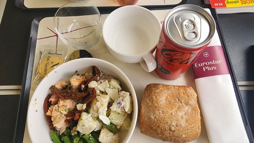 A lunch served in Plus class on a Eurostar train from London