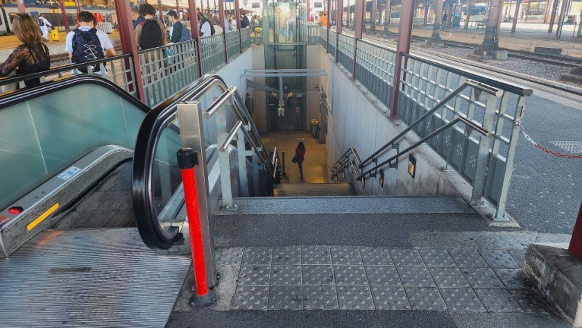 From a platform to the 'Hall Nord' passage way at Strasbourg Ville station