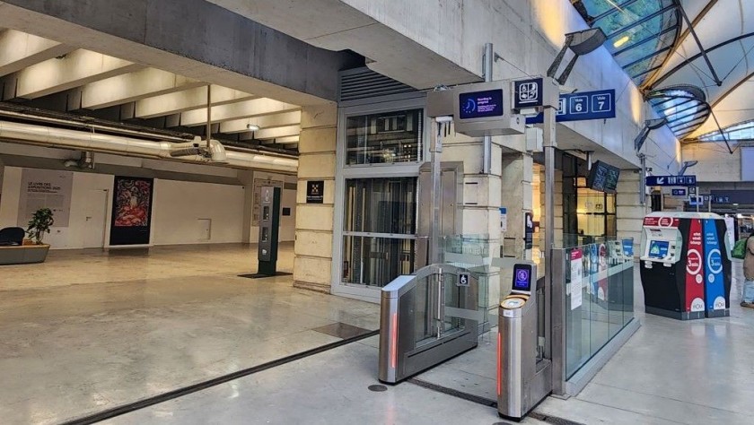 In Hall 2 at Montparnasse