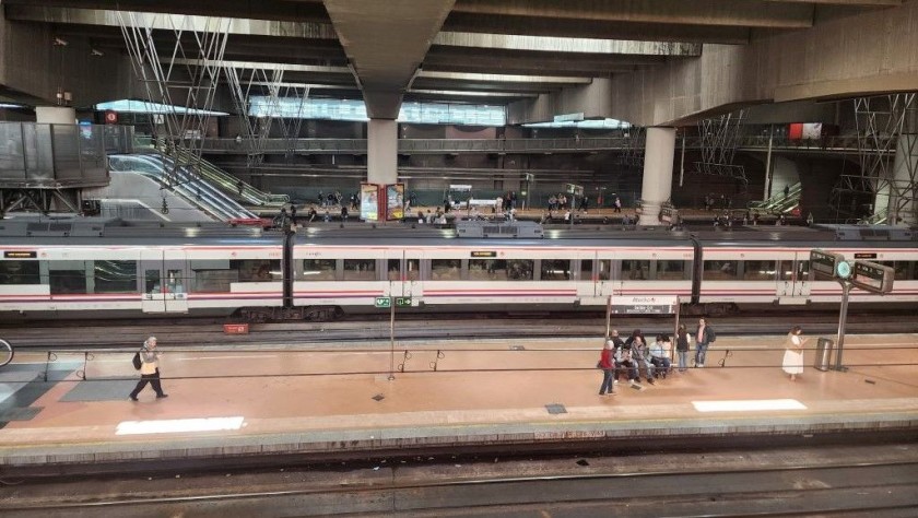 The Cercanias local trains depart from level -1