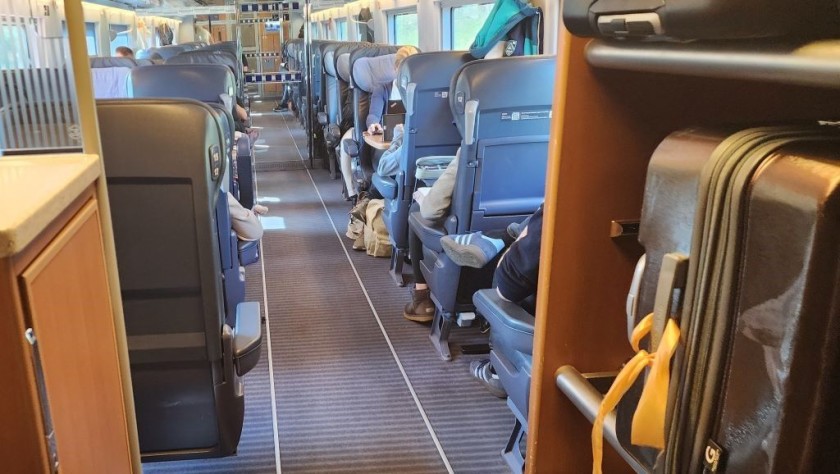 Looking into a 1st class seating saloon on an ICE Velaro train