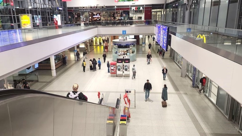 Inside Linz station