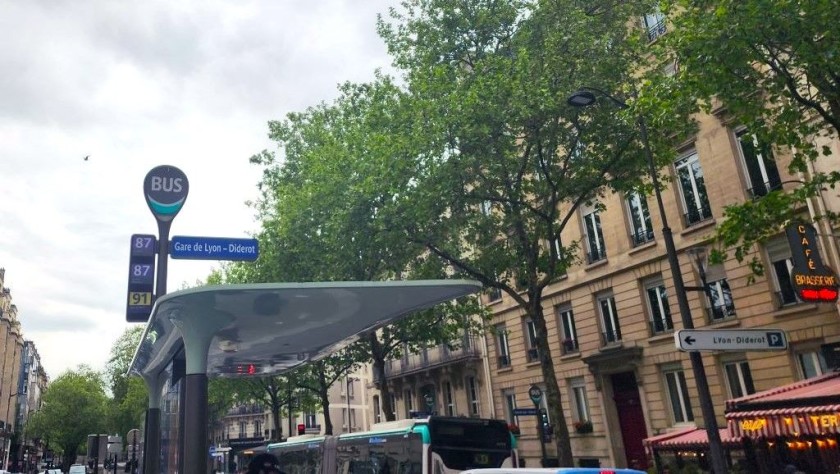 Taking bus route 91 from the Gare de Lyon