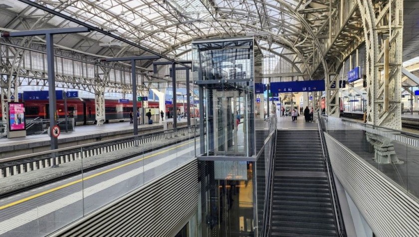 An elevator in Salzburg Hbf