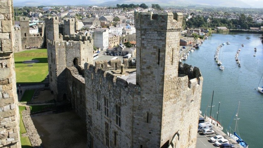 to Caernarfon Castle Castle by bus from Bangor