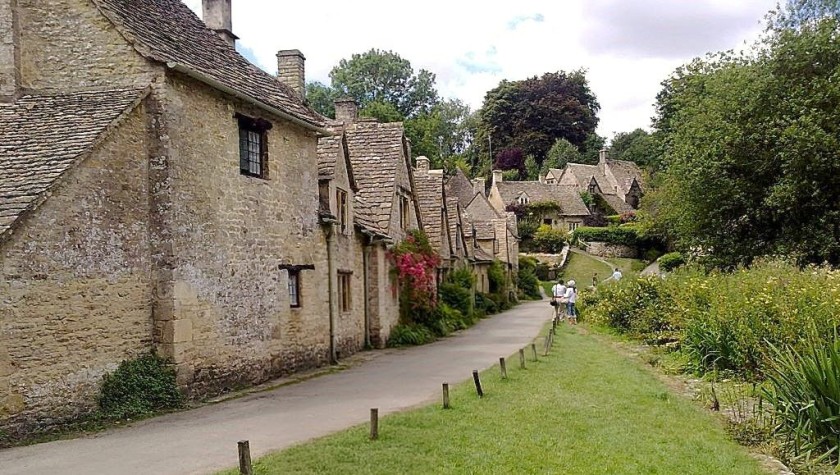 to Bibury by bus and train
