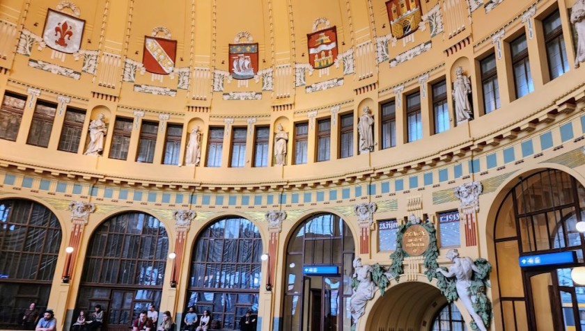 The older main entrance hall at Praha hl.n