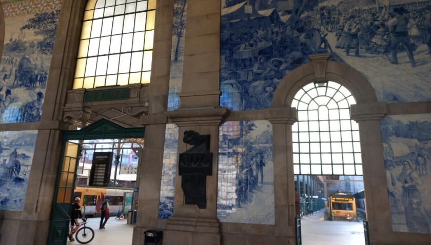 Taking trains from Port-Sao Bento