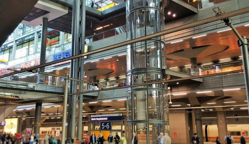 All platforms/tracks in Berlin's main station have lift access