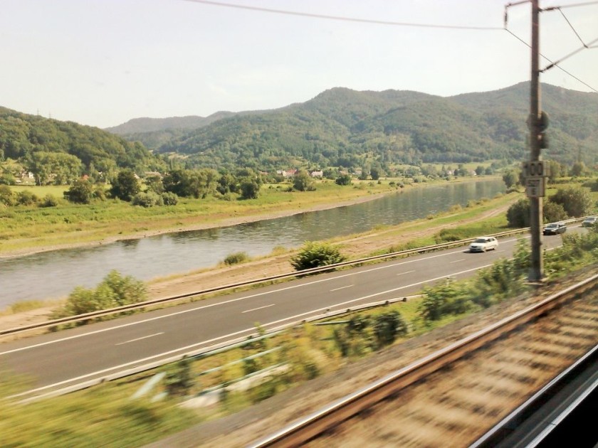 Travel by the River Elbe on the route towards Dresden 