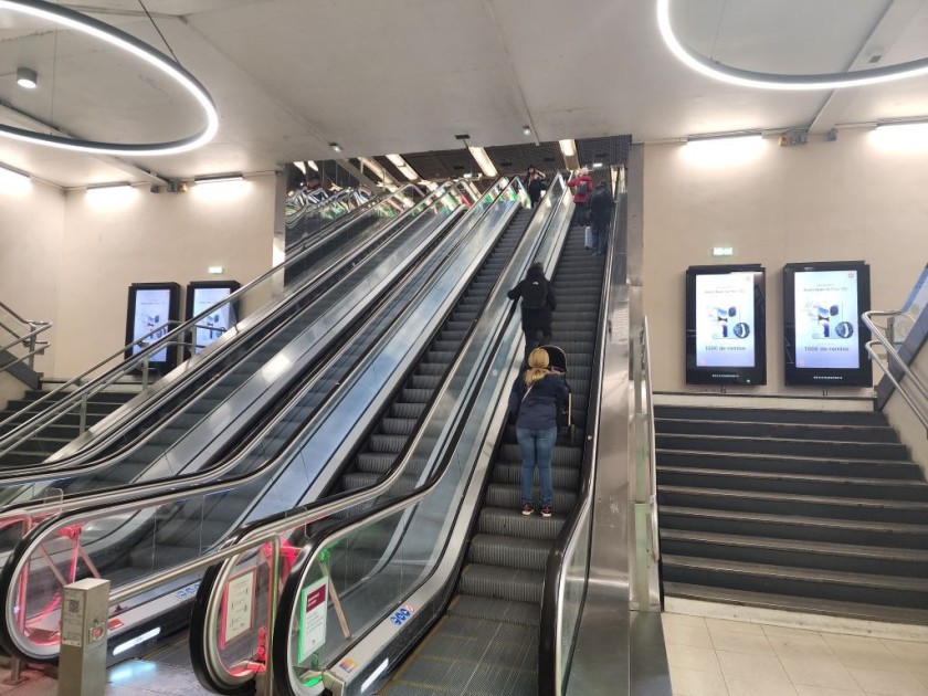 Ascending up into Hall 3 from the RER station at the Gare De Lyon